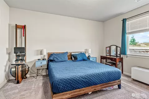 Bedroom - 1925 Schneiter Dr, Longview, WA 98632 photo 3 of 4