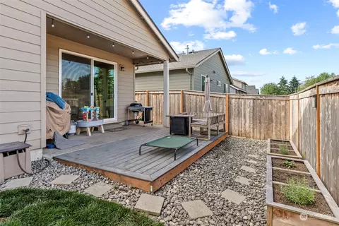 Exterior - 1925 Schneiter Dr, Longview, WA 98632 photo 6 of 7