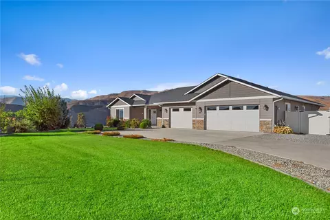 246 Sun Valley Dr, Wenatchee, WA 98801