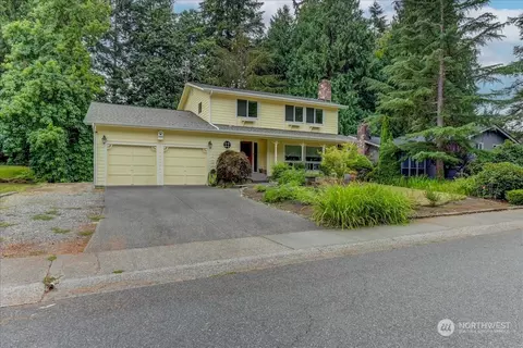 10451 NE 204th Pl, Bothell, WA 98011