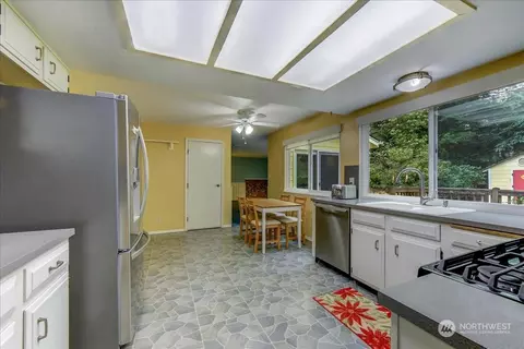 10451 NE 204th Pl, Bothell, WA 98011 photo 11