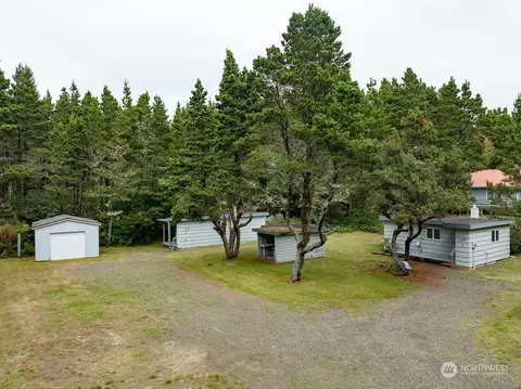 1107 204th Ln W, Ocean Park, WA 98640