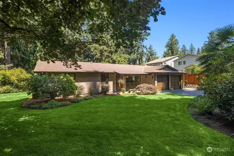 7246 NE 160th St, Kenmore, WA 98028