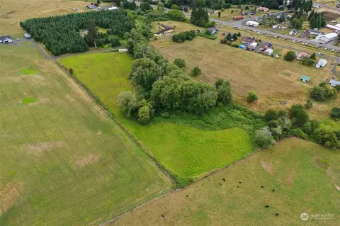 21 Bullard Rd, Raymond, WA 98577