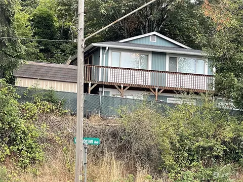 630 Terrell Ave, Bremerton, WA 98312