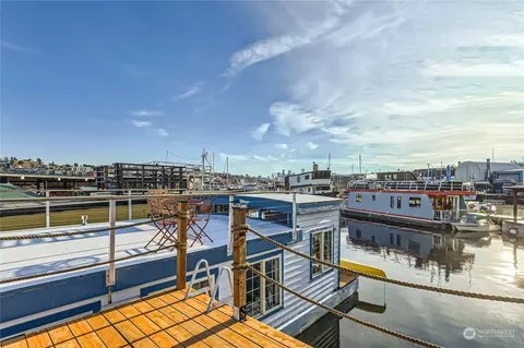 2401 N Northlake Way #E8, Seattle, WA 98103