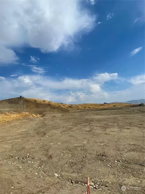 18 Parks Dr, Okanogan, WA 98840
