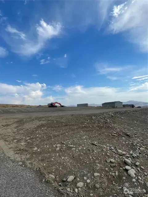 19 Parks Dr, Okanogan, WA 98840