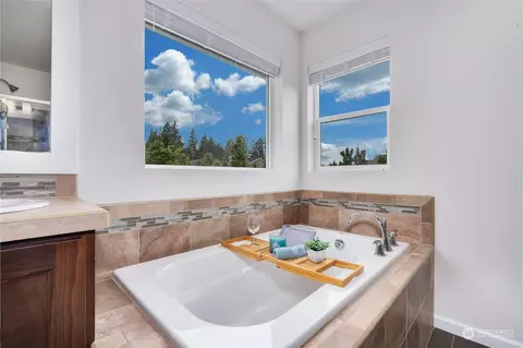 Bath - 3619 198th St SE, Bothell, WA 98012 photo 4 of 5