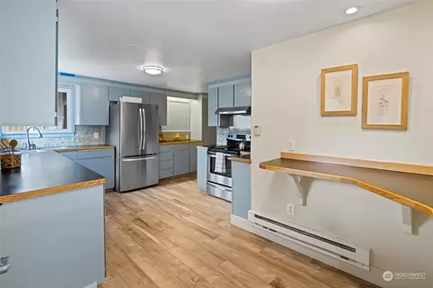 Kitchen - 11120 3rd Ave SE, Everett, WA 98208 photo 1 of 3
