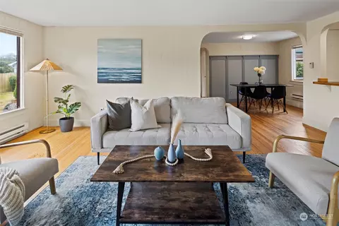 Living - 11120 3rd Ave SE, Everett, WA 98208 photo 2 of 3