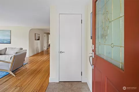 Entry Way - 11120 3rd Ave SE, Everett, WA 98208 photo 1 of 1