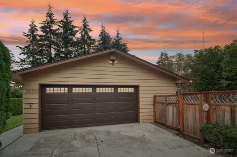 2529 Bush Ave NW, Olympia, WA 98502