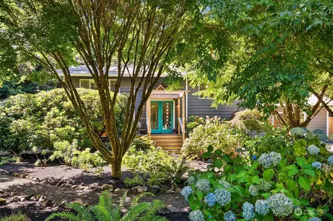 841 Fairview Ave NE, Bainbridge Island, WA 98110