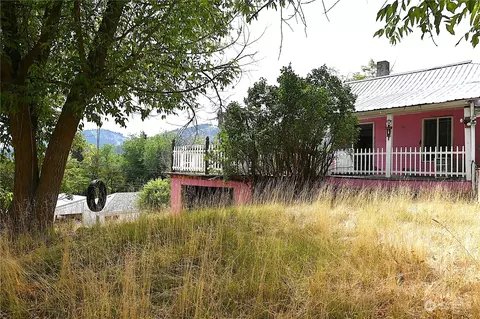 221 N Portland St, Republic, WA 99166