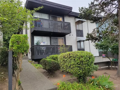 10740 Greenwood Ave N, Seattle, WA 98133