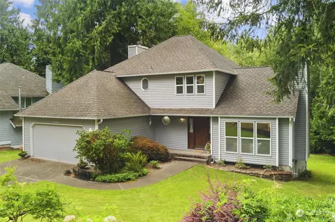 14225 Crown Point Pl NW, Silverdale, WA 98383