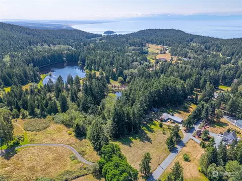 4204 Sharpe Rd, Anacortes, WA 98221