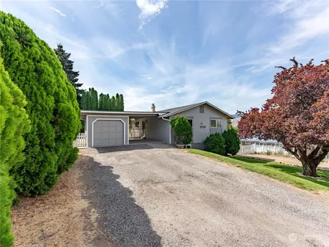 1710 NE 7th St, East Wenatchee, WA 98802