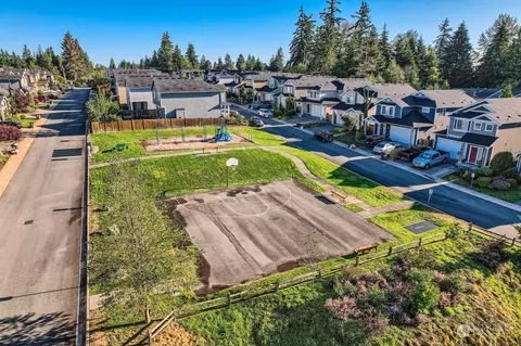 View/Area - 9307 5th Dr SE, Everett, WA 98208 photo 1 of 2