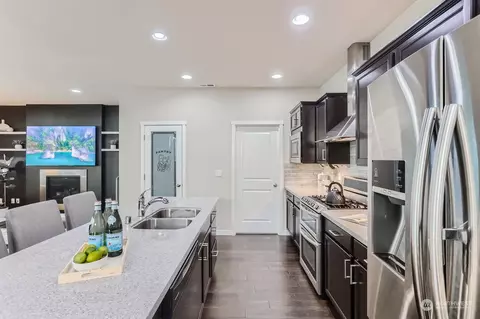 Kitchen - 9307 5th Dr SE, Everett, WA 98208 photo 3 of 3