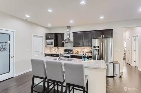 Kitchen - 9307 5th Dr SE, Everett, WA 98208 photo 2 of 3