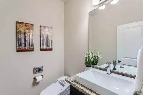 Bath - 9307 5th Dr SE, Everett, WA 98208 photo 1 of 4