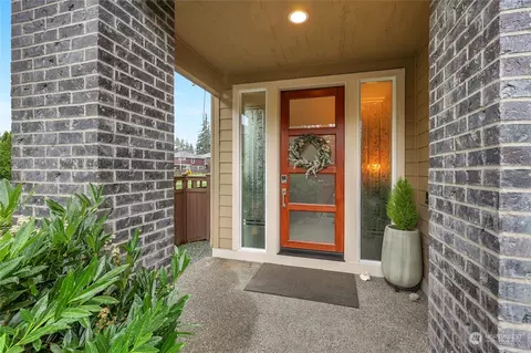 Entry Way - 12322 26th Ave SE, Everett, WA 98208 photo 1 of 3