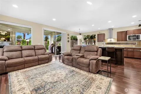 Living - 12322 26th Ave SE, Everett, WA 98208 photo 1 of 2