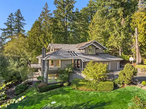 2978 Pleasant Beach Dr NE, Bainbridge Island, WA 98110