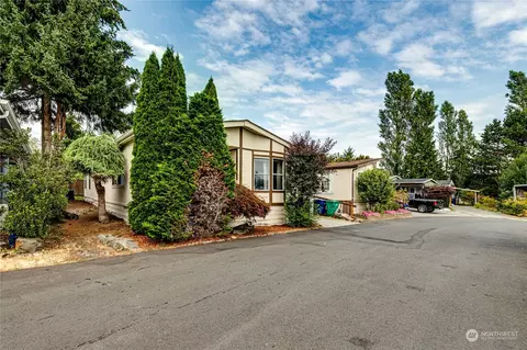 415 Lake View Rd #K13, Lynnwood, WA 98087