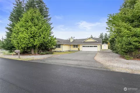 8225 Quinault Rd, Blaine, WA 98230