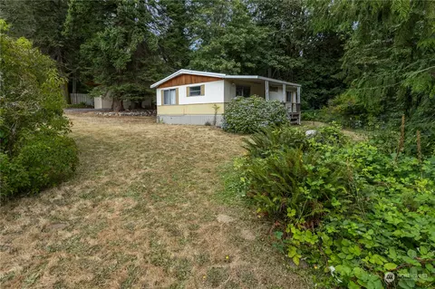 20588 Western Ave NE, Indianola, WA 98342