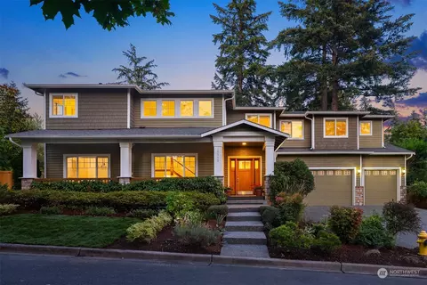 10930 103rd Ave NE, Kirkland, WA 98033
