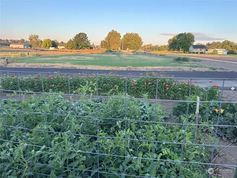 511 SW 12th St #LOT 2, College Place, WA 99324
