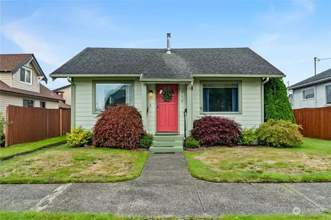 910 W 2nd St, Aberdeen, WA 98520