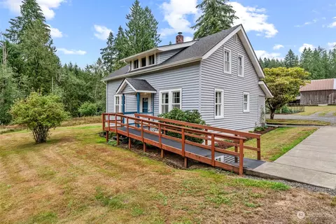 1045 Tower Rd, Castle Rock, WA 98611