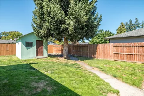 Exterior - 2255 34th Ave, Longview, WA 98632 photo 3 of 7