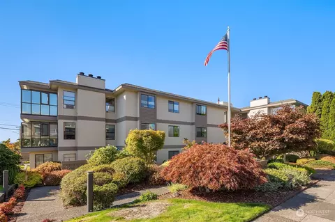 201 3rd Ave N #213, Edmonds, WA 98020