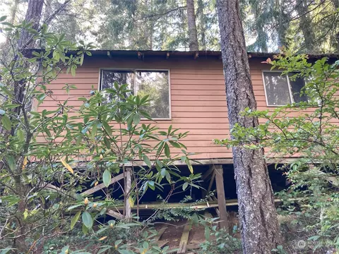 140 Boulder Dr, Brinnon, WA 98320