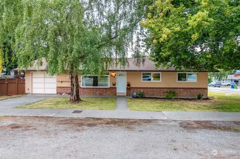 273 NE Queets St, Oak Harbor, WA 98277