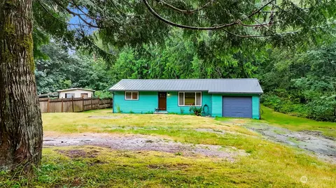 9130 Ray Gray Rd, Granite Falls, WA 98252