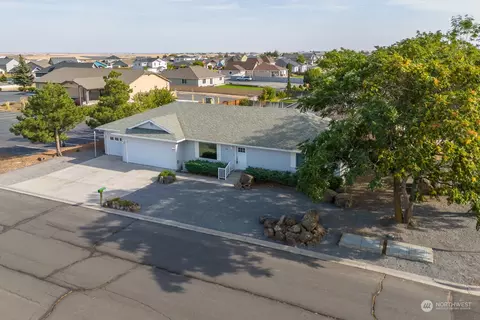 906 2nd Ave SE, Ephrata, WA 98823