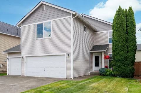 9424 Country Hollow Dr E, Puyallup, WA 98375