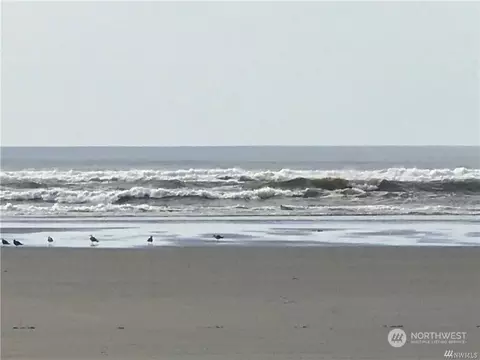 1059 Ocean Shores Blvd SW, Ocean Shores, WA 98569