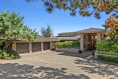 15609 SE 54th St, Bellevue, WA 98006