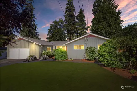 4216 Robin Rd W, University Place, WA 98466