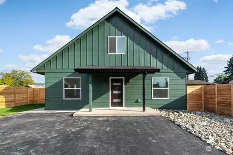 908 S 5th Ave, Kelso, WA 98626