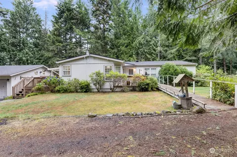 200 NE Kissin Tree Ln, Tahuya, WA 98588