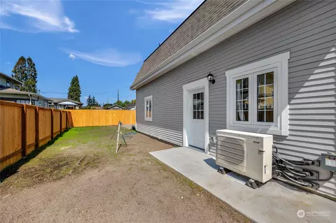 2405 State St #B, Everett, WA 98201 photo 3